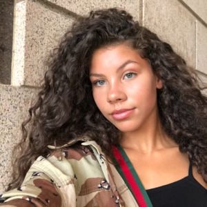 Meet your Posher, Mya